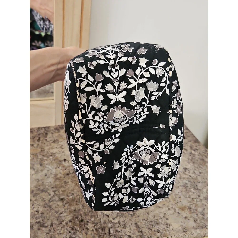 Classic Vera Bradley Quilted Thermal Lunch Bag Black & White Chandelier Noir EUC